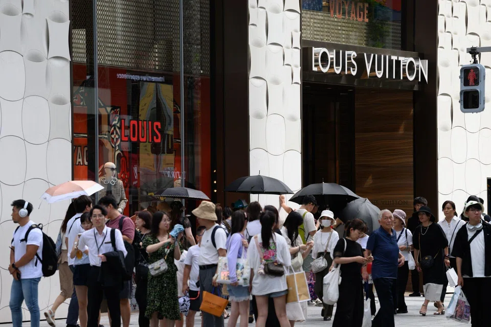 Japan is on the cusp of eradicating a “deflationary norm,” or the perception held by households and firms that prices and wages won’t rise much, BOJ deputy governor Shinichi Uchida said in a speech on May 27, describing labour market changes as structural and irreversible.