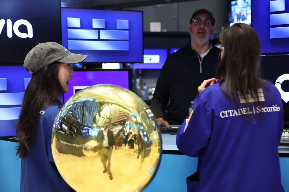 Earnings reports will provide fresh clues on the economy at a time when major official data releases remain delayed due to an ongoing government shutdown. 