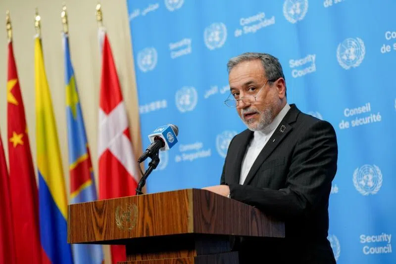 Trump rejects Iran proposal to open Hormuz and end fighting; Teheran insists on diplomatic solution