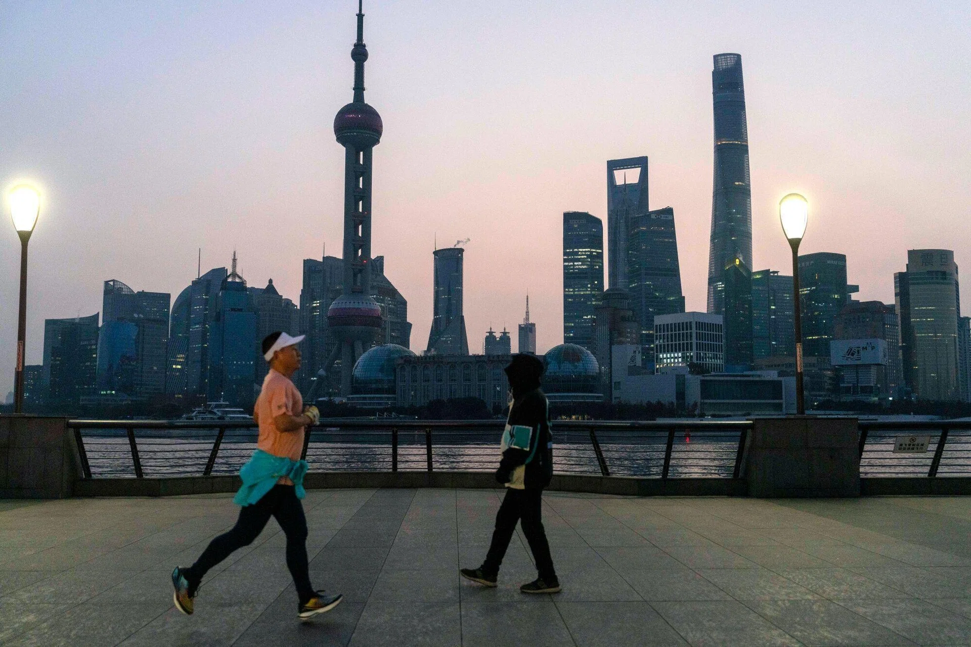 China extends policy allowing banks to sell bad personal loans