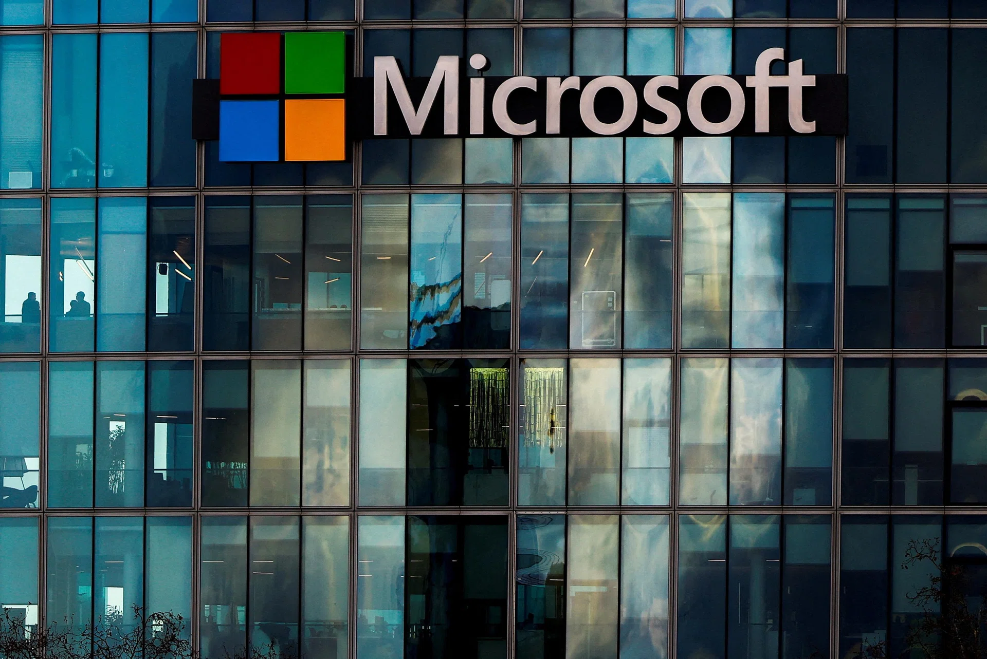 Microsoft sets record with near US$450 billion single-day gain in market value