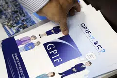 The GPIF’s holdings of shares abroad lose 0.1 per cent, while its non-Japanese bonds lose 0.8 per cent.