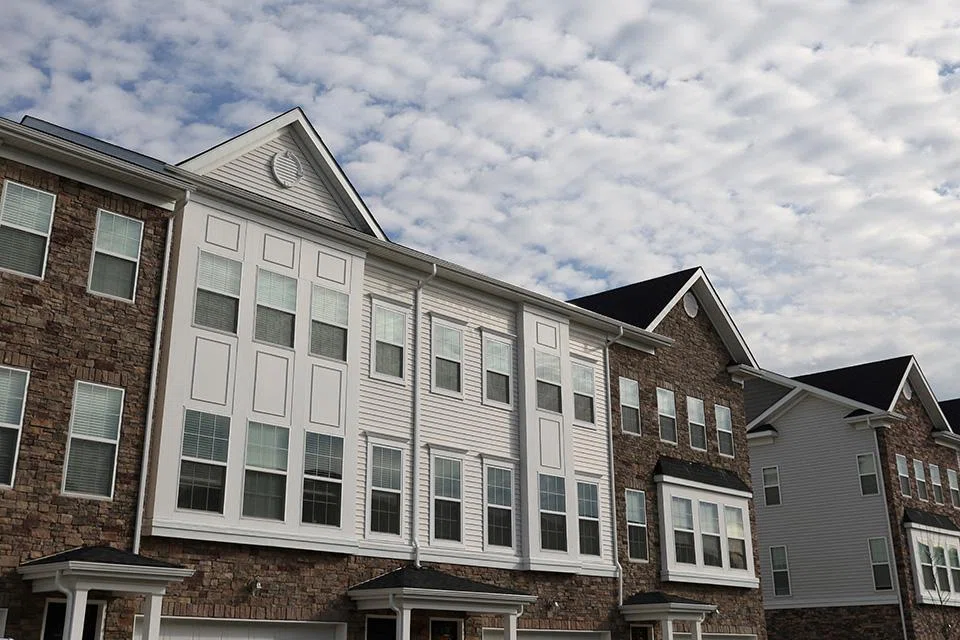 Economists see the nation’s housing market rebounding gradually this year, with builders continuing to entice customers with incentives while waiting for a further decline in mortgage rates.