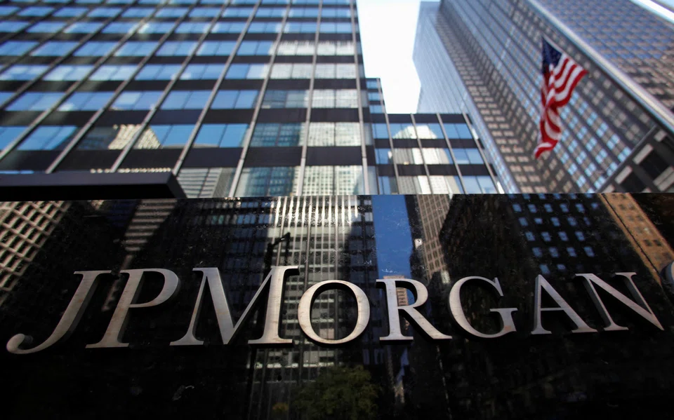 JPMorgan Chase has recently added several senior bankers in technology, energy and activism defence and hired more than 300 bankers between January and April across its global banking unit.