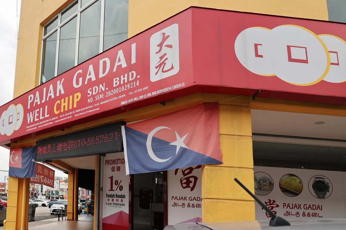 Well Chip Group is the third pawnbroking company listed on the Bursa Malaysia, after Evergreen Max Cash Capital and Pappajack. 