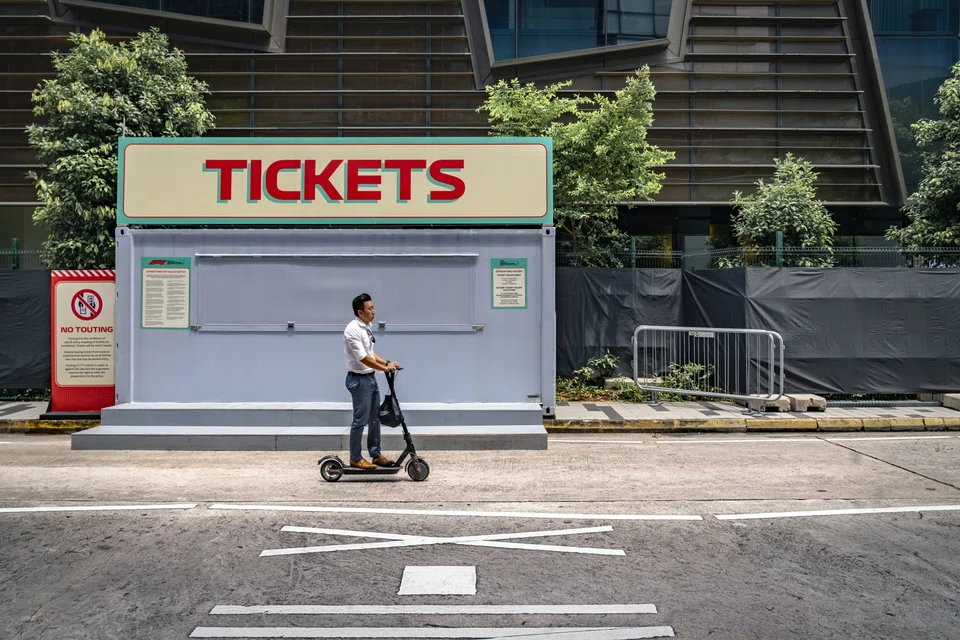The race is expected to draw 250,000 spectators, race organiser Singapore GP says.