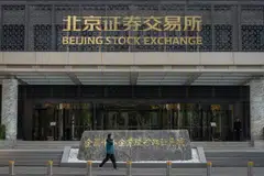 The US$9.5 billion iShares China Large-Cap ETF, known by its ticker FXI, saw US$315 million in outflows last week, extending a four-week streak of withdrawals following massive inflows earlier in October. 