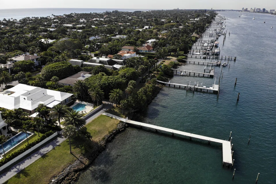 The recent price jumps in Palm Beach reflect the scarcity of move-in-ready homes for sale. 