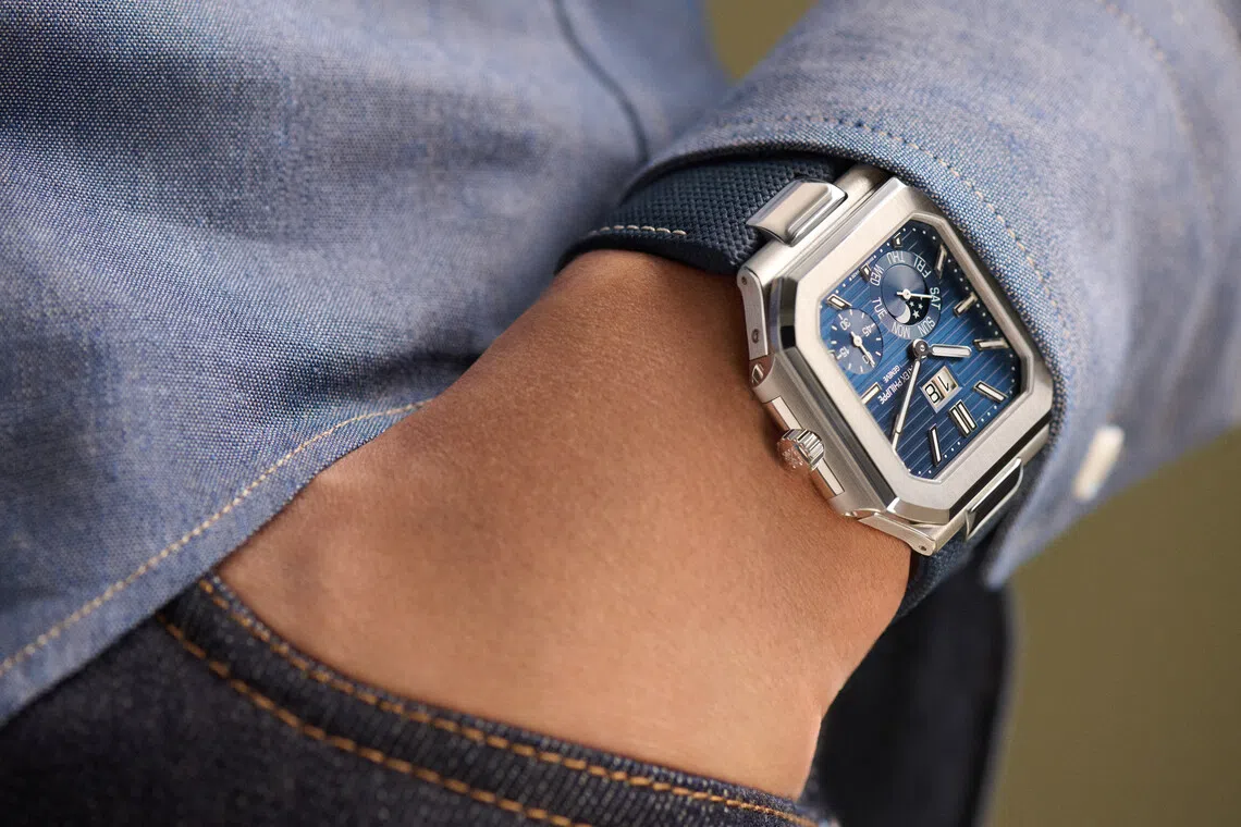 The Reference 5822P-001