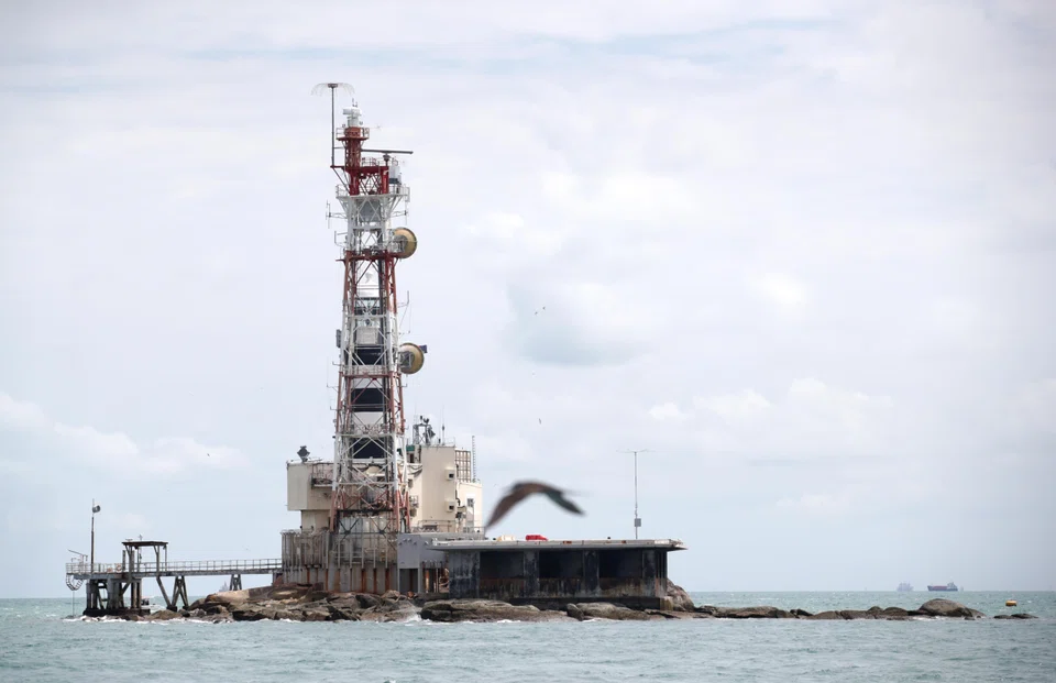 At about 6.15 am, MPA was alerted to fires on board the Singapore-flagged tanker Hafnia Nile, and the Sao Tome and Principe-flagged tanker Ceres I off the island of Pedra Branca (above).