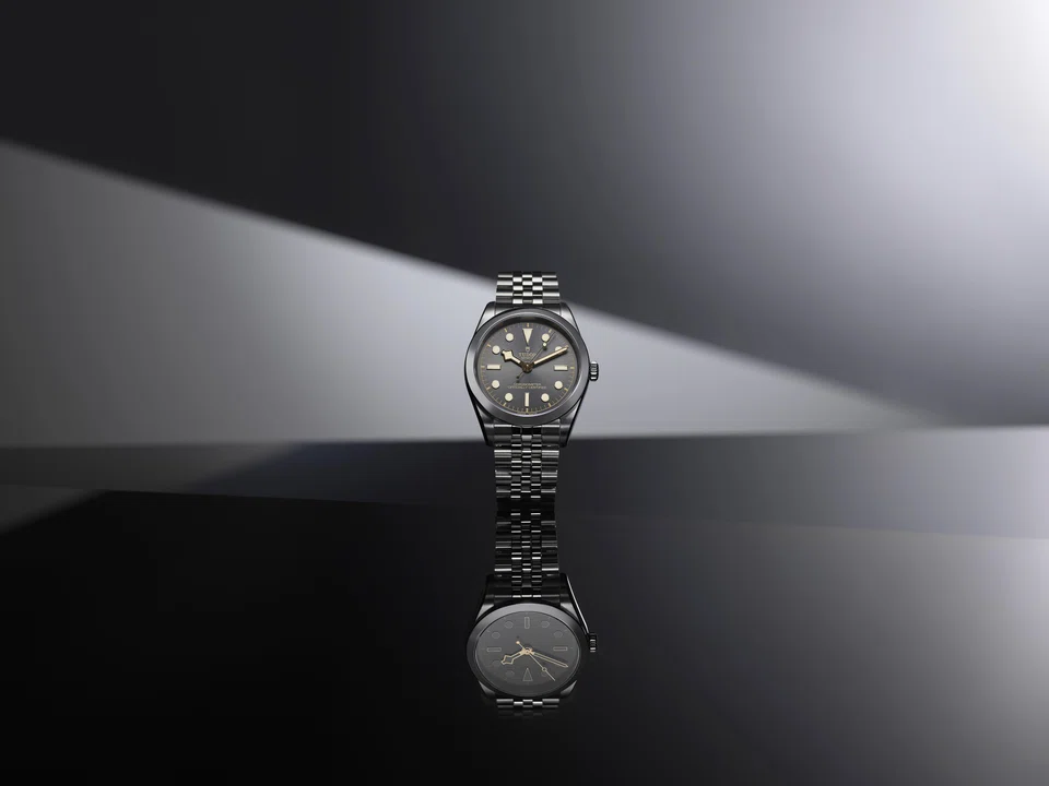 A Black Bay 31/36/39/41 model in an anthracite dial.



