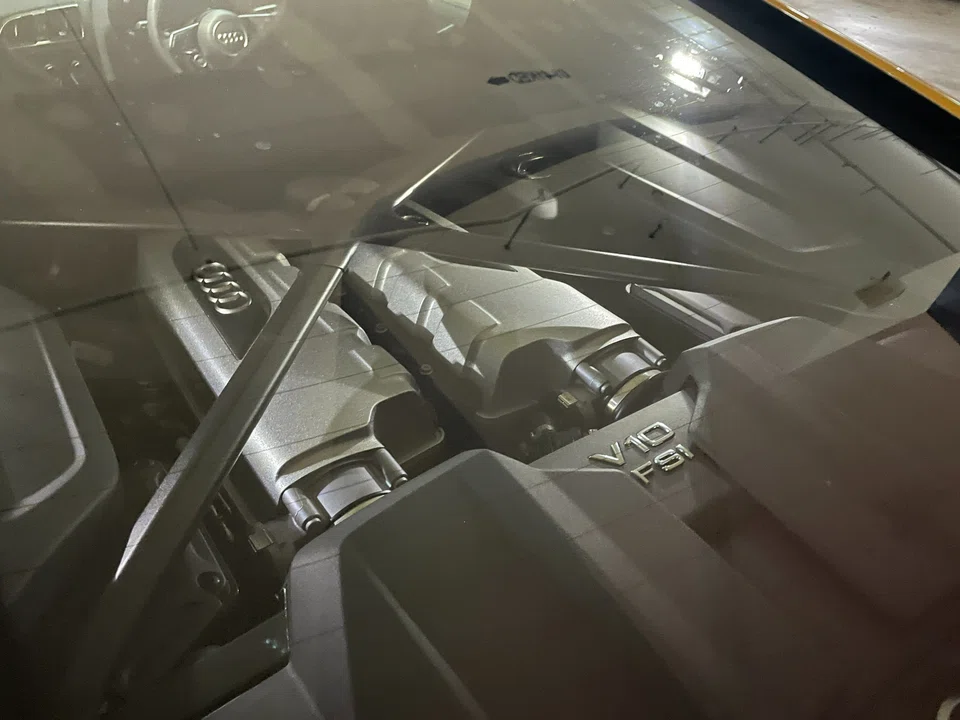 The R8’s V10 predates today’s hard-slugging electric motors as well as the turbo era, so it actually doesn’t hit as hard as many modern cars, but it makes its power the old fashioned way, so the faster it spins the more intense it feels.