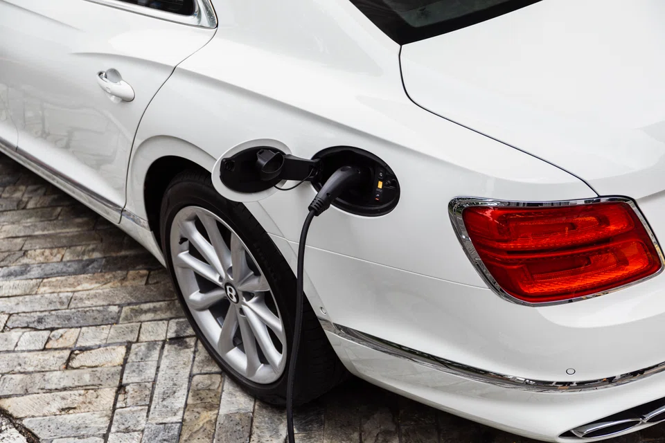 The Bentley Flying Spur Hybrid's 18 kilowatt-hour lithium-ion pack delivers roughly 40 kilometres of emissions-free travel.