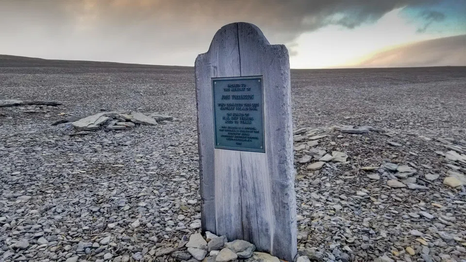 Beechey Island graves.