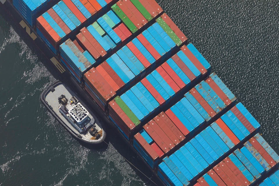 Drewry's World Container Index shows that freight rates dipped for 11 weeks straight. 