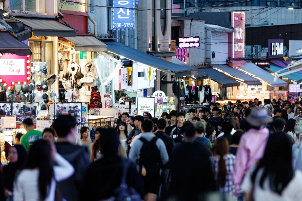 Hong Kong IPO Boom Unlocks HK$388B Capital | Cross-Border Seller Financing Surge