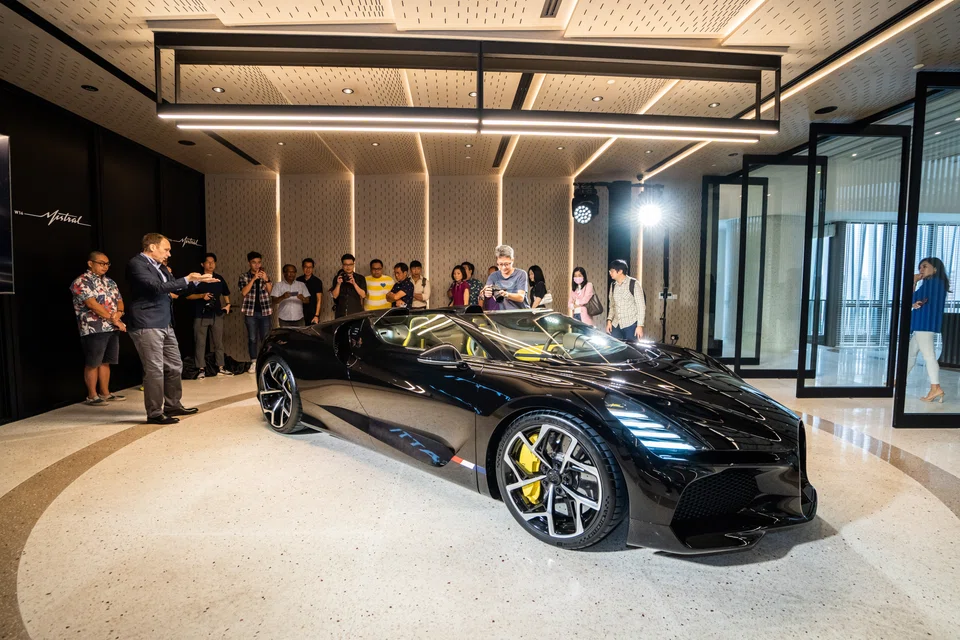 The Mistral is Bugatti’s first open-top car in a decade, a layout that adds rarity points but also makes the driving experience more visceral.