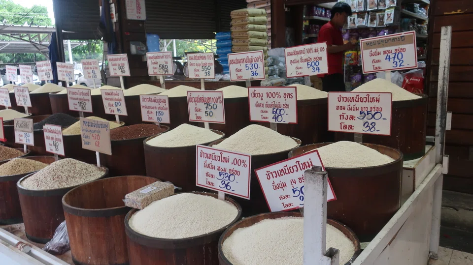 Thai farmers are happier these days because they are now receiving 12,000 baht per tonne of paddy (or unhusked) rice that they sell on the market, compared to the usual price of 9,000 baht.