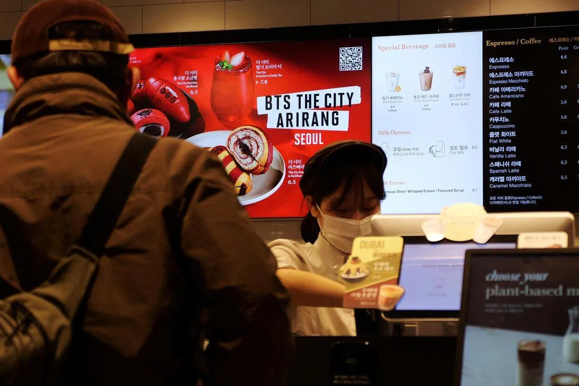 Netflix’s evolving strategy aims to use live programming to differentiate itself in a competitive streaming market. 