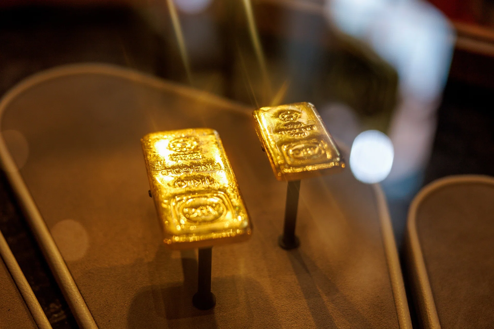 Gold jumps most since February on Hormuz deal hopes, breaking key resistance level
