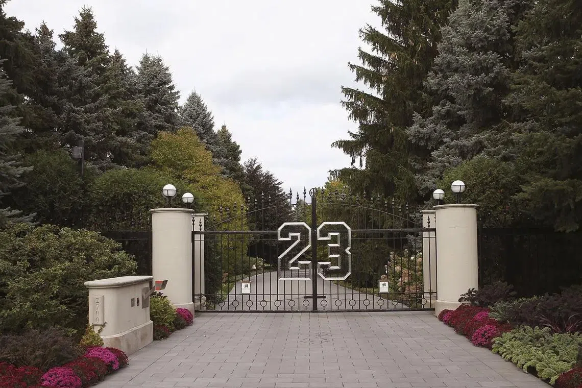 The 2.8-hectare estate features nine bedrooms, 19 bathrooms, and a notable touch: the number 23, Jordan’s iconic jersey number, adorns the gate.