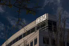 International Business Machines (IBM) must pay US$1.6 billion to BMC Software for swapping in its own software while servicing their mutual client, a federal judge ruled. 