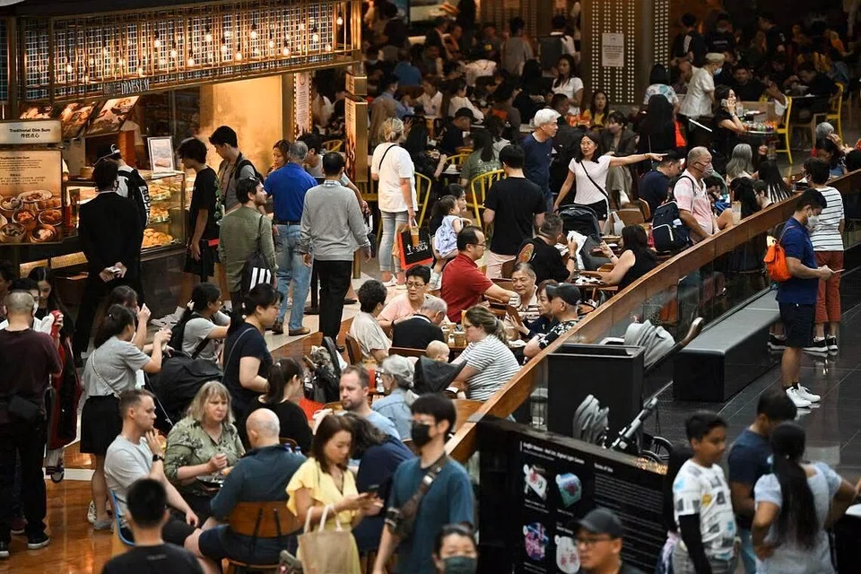 All four categories in Singstat's food and beverage Services Index record year-on-year growth in July. 