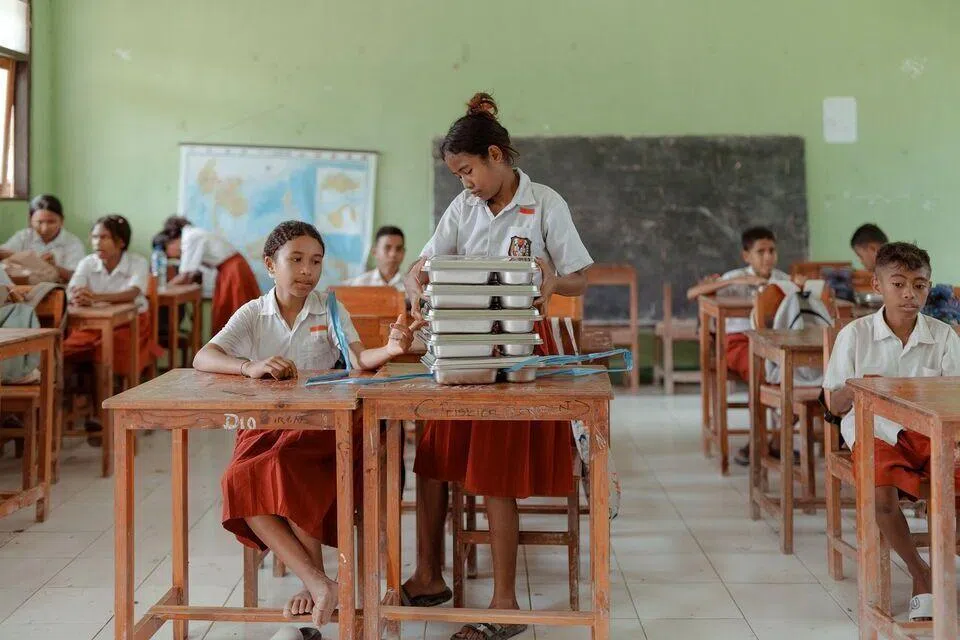 The programme promises a well-balanced meal on weekdays for school-children, as well as six days a week for toddlers, breastfeeding mothers and pregnant women.