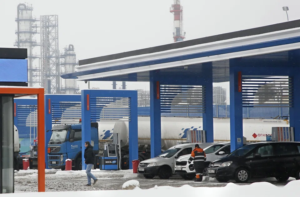 A Gazprom Neft gas station outside the Gazprom Neft MNPZ refinery in Moscow, Russia, Dec 30, 2022. 