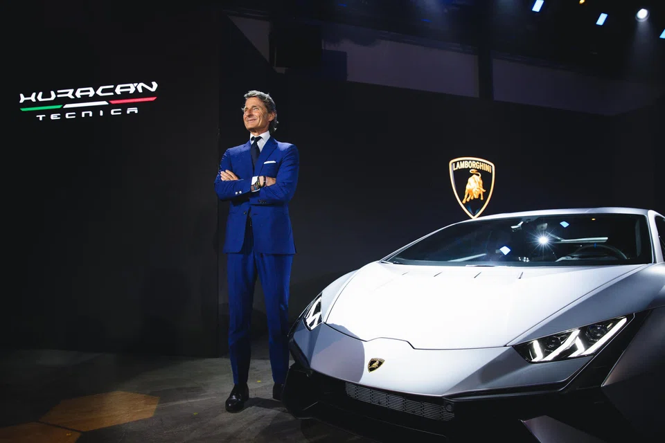 julam8



Like all legacy car makers Lamborghini has to make the tricky transition to the post-combustion era of motoring. CEO Winkelmann has said the brand would go fully hybrid by 2024 and halve the emissions of its product range in the process.  