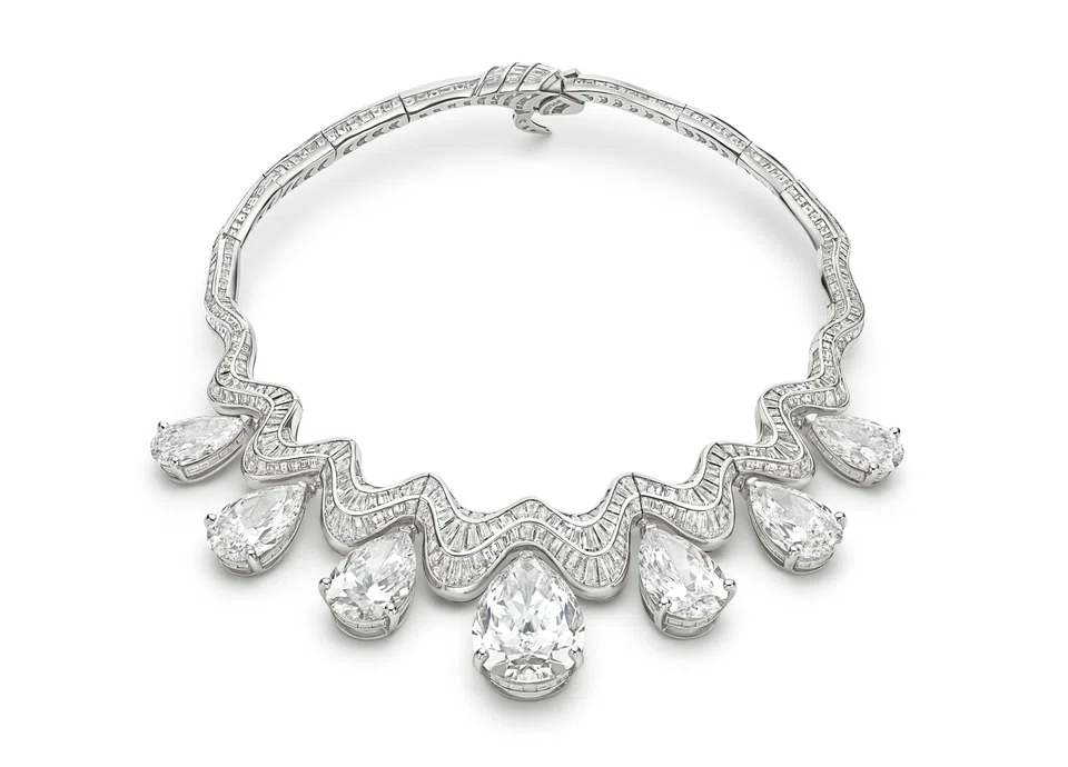 The Serpenti Aeterna necklace is the most precious high jewellery Bvlgari has ever crafted. 