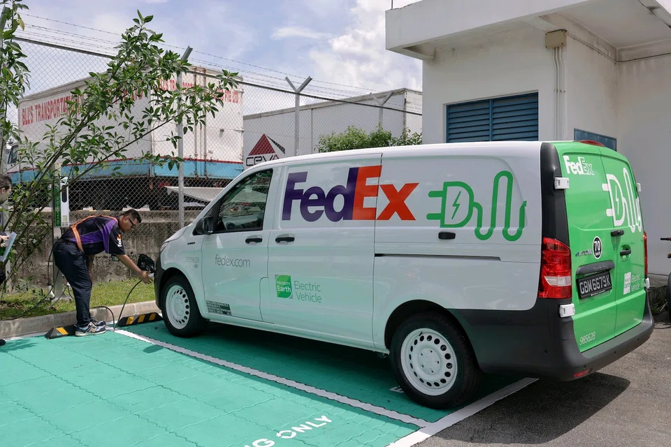 By offering its expertise and service, automotive giant Cycle & Carriage worked with FedEx Singapore to integrate its newly acquired Mercedes-Benz eVito electric vans into its fleet. 