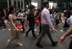 From January 2027, new EP applicants outside the financial services sector will face a higher qualifying salary of S$6,000, up from S$5,600.