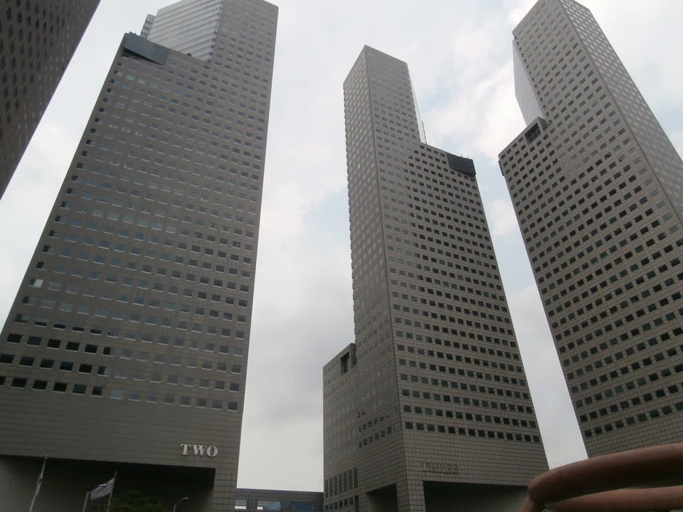 If sold at its indicative price, the transaction will overtake the sale in June at a record-breaking S$3,300 per square foot (psf) for the highest psf price ever achieved for an entire floor in Suntec City Tower 2. 