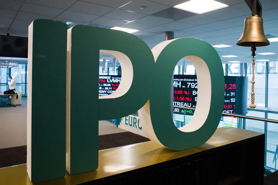 With borrowing costs now much higher after the end of the easy money era, management decided this year that an equity raise was a palatable option to cut leverage. 