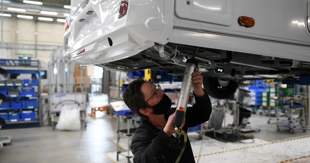 German factory orders unexpectedly slump as recovery falters - The ...