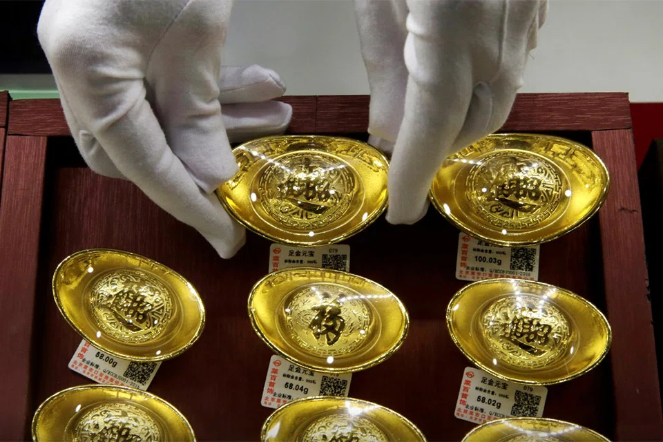 The Hong Kong data may not provide a complete picture of Chinese purchases, as gold is also imported via Shanghai and Beijing. 