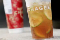 Chagee has rolled out a line of extracted brewed teas and cha lattes at prices double or even triple what consumers pay for discounted drinks at other chains. 