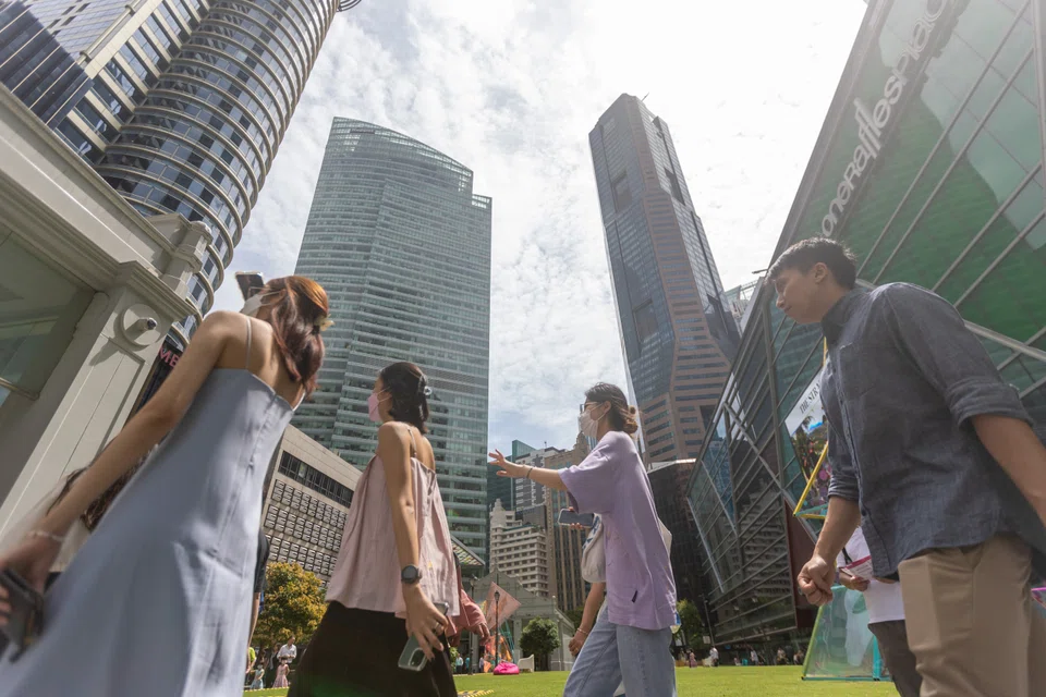 C-suite executives and human resource managers attended a dialogue with the Ministry of Manpower and the Singapore National Employers Federation to discuss issues linked to the move to implement progressive wages, such as government support, administrative compliance, job redesign and foreign labour. 