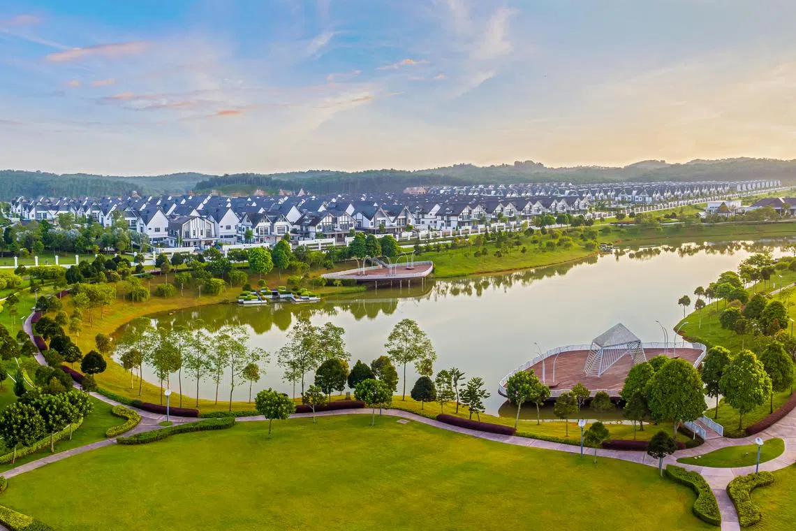 EcoSpring in the Tebrau Corridor is within easy reach of major highways such as the Eastern Dispersal Link (EDL) Expressway, the North-South Highway and the Pasir Gudang Highway.