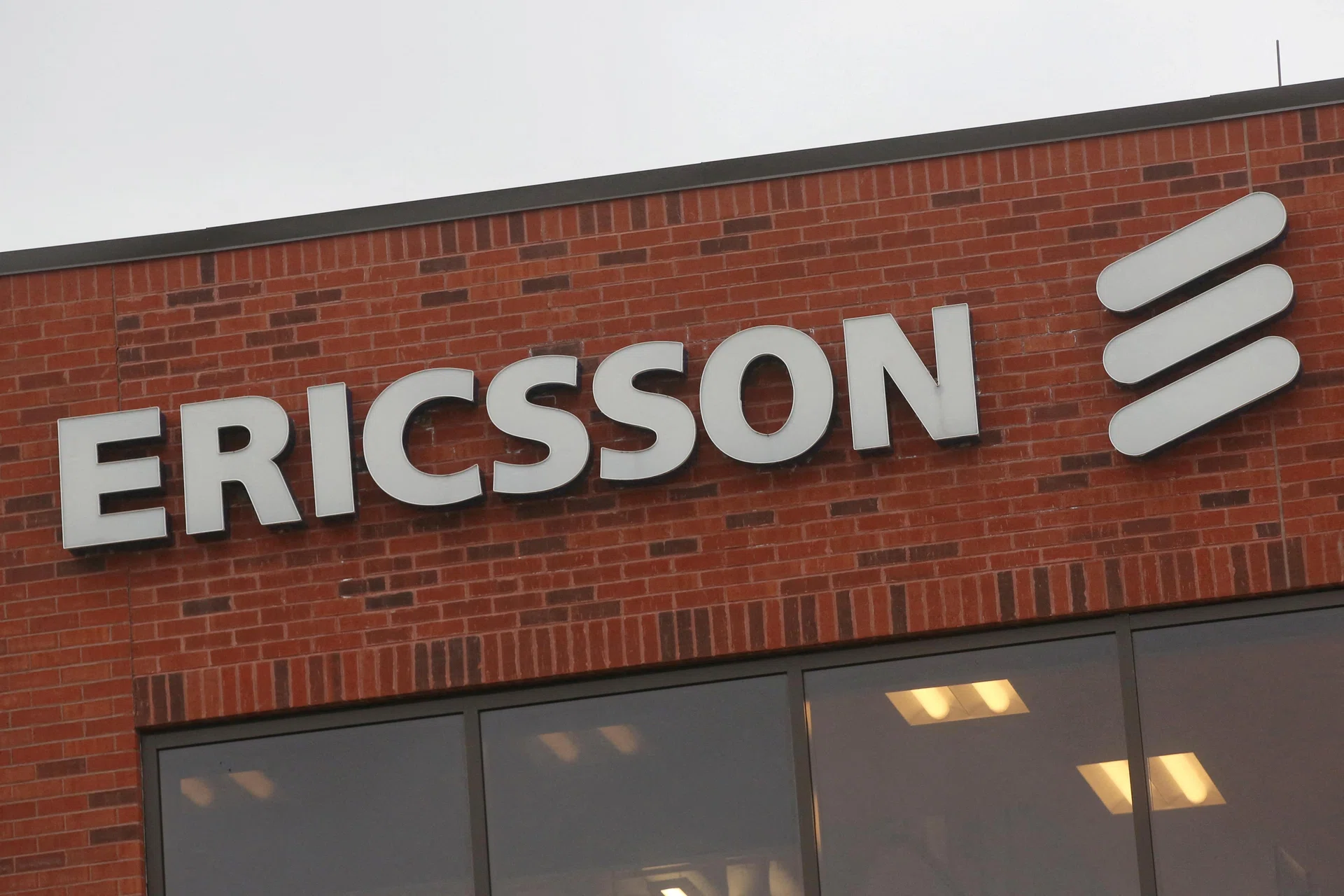 Ericsson’s profit beats market view, plans 15 billion krona buyback