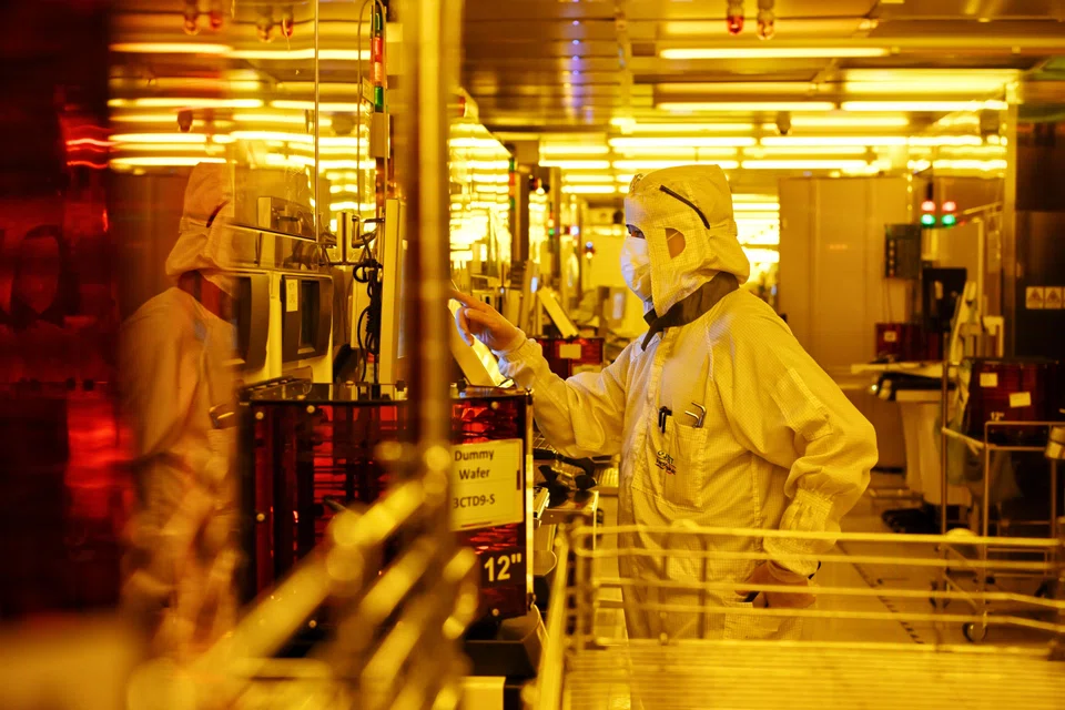 The linchpin electronics sector grows 0.3 point to 50.9, marking the seventh consecutive month of expansion.