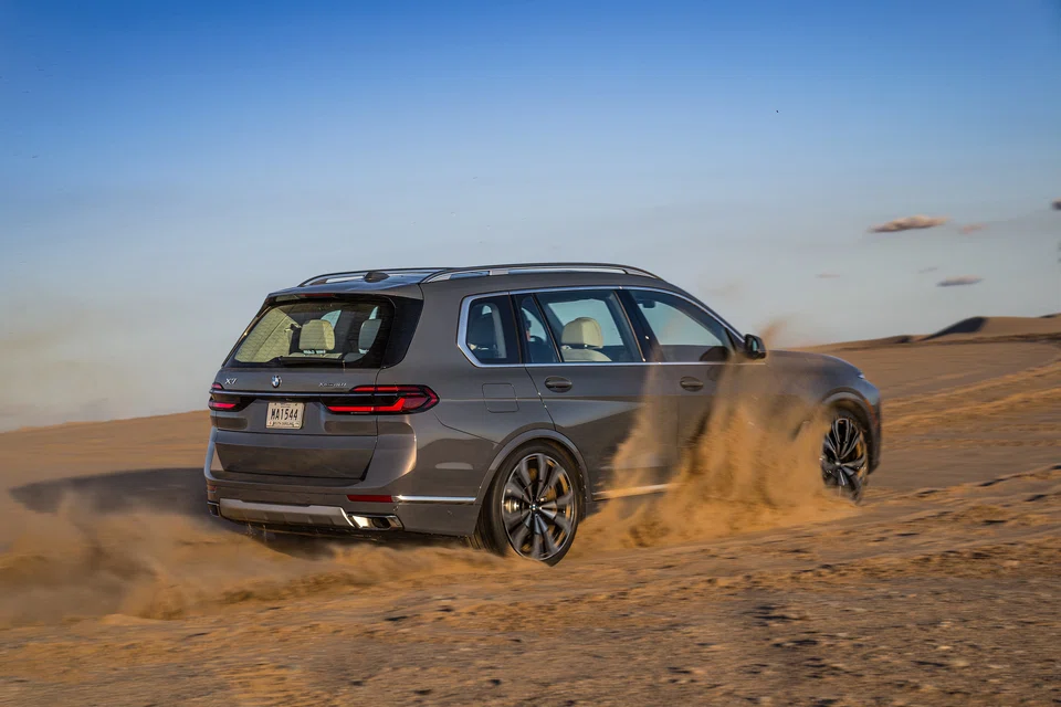 The X7 sprints to 100 km/h in just 5.8 seconds, while the new engine plays a muted but lovely six-cylinder tune in the background.