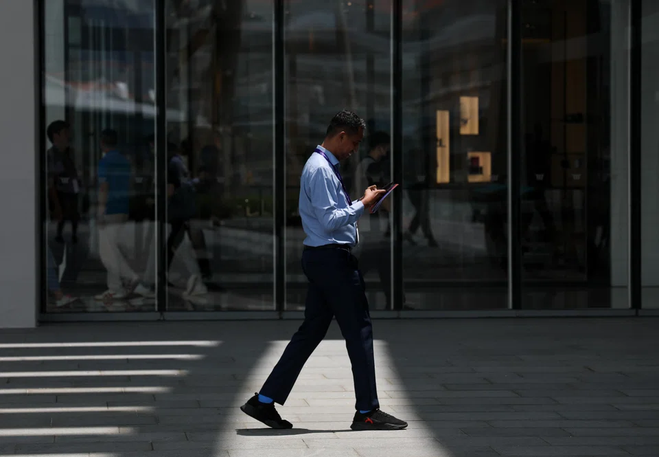 It is important not to confuse the general benefits of offline interaction with the specific effects of a return-to-office mandate.