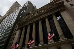 Some companies have begun to diversify their banking relationships away from the giants of Wall Street, according to data compiled by Bloomberg.