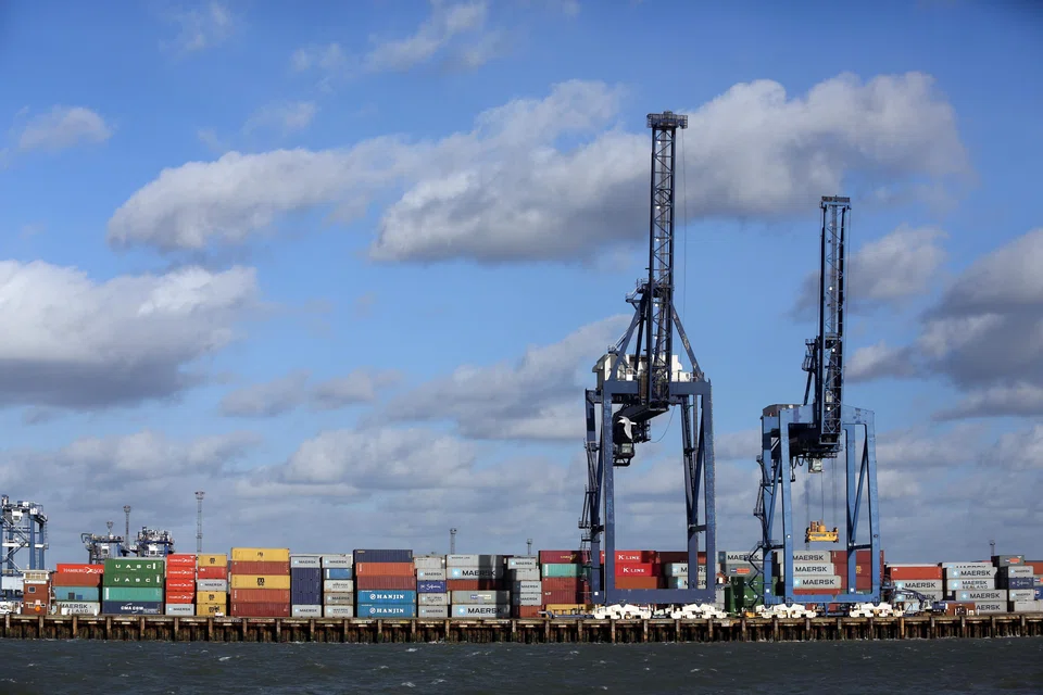 At 51.4, the December purchasing managers' index is weaker than the preliminary estimate of 52.1, though it remains above the 50 threshold separating expansion and contraction.