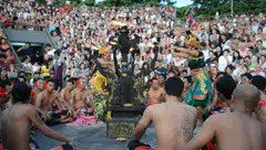 From Feb 14, the provincial government of Bali will implement a 150,000 rupiah tax for foreign tourists. 