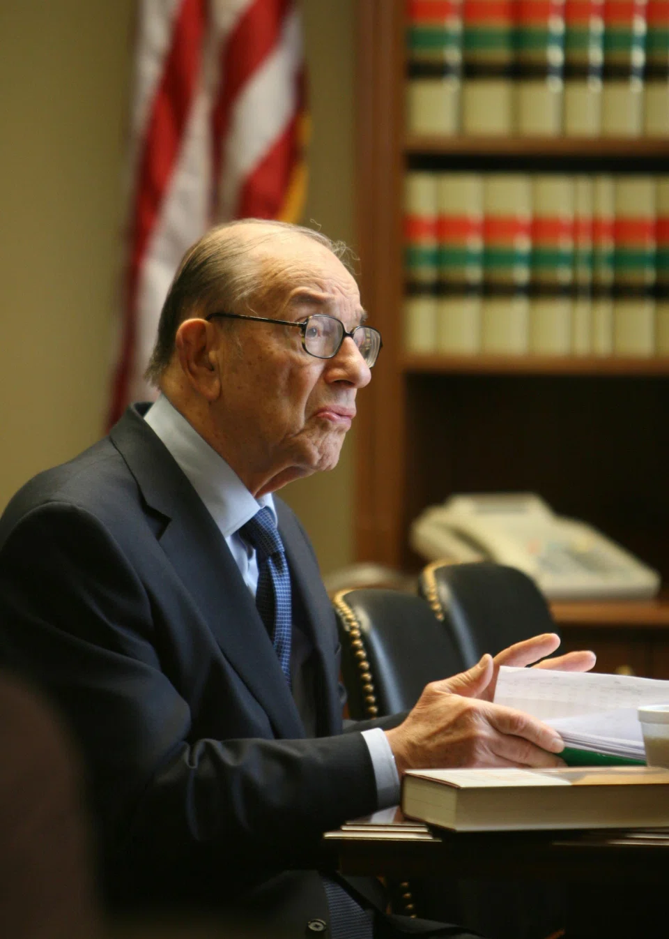 Despite the warning in 1996 by Alan Greenspan, then chairman of the Federal Reserve, that the US stock market could be overvalued, the market rallied strongly till early 2000.