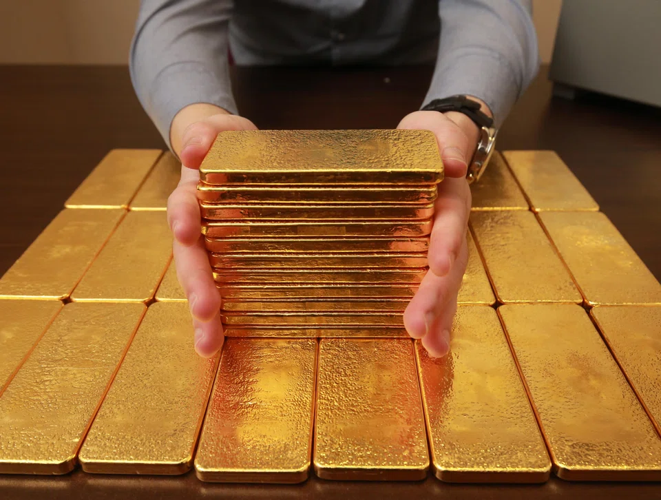 While gold does not generate income, it tends to sustain its value when interest rates fall and the US dollar softens – both likely outcomes of a rate-cutting cycle. 