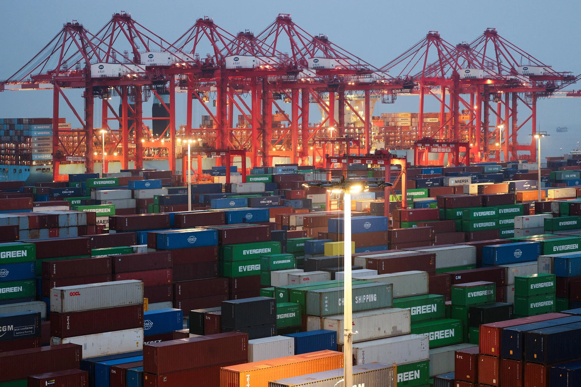 China clings to austerity despite sharper economic slowdown